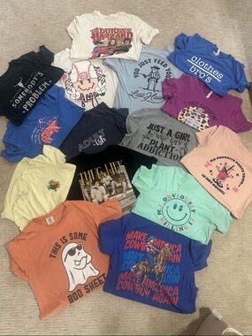 Womens graphic tshirt bundle